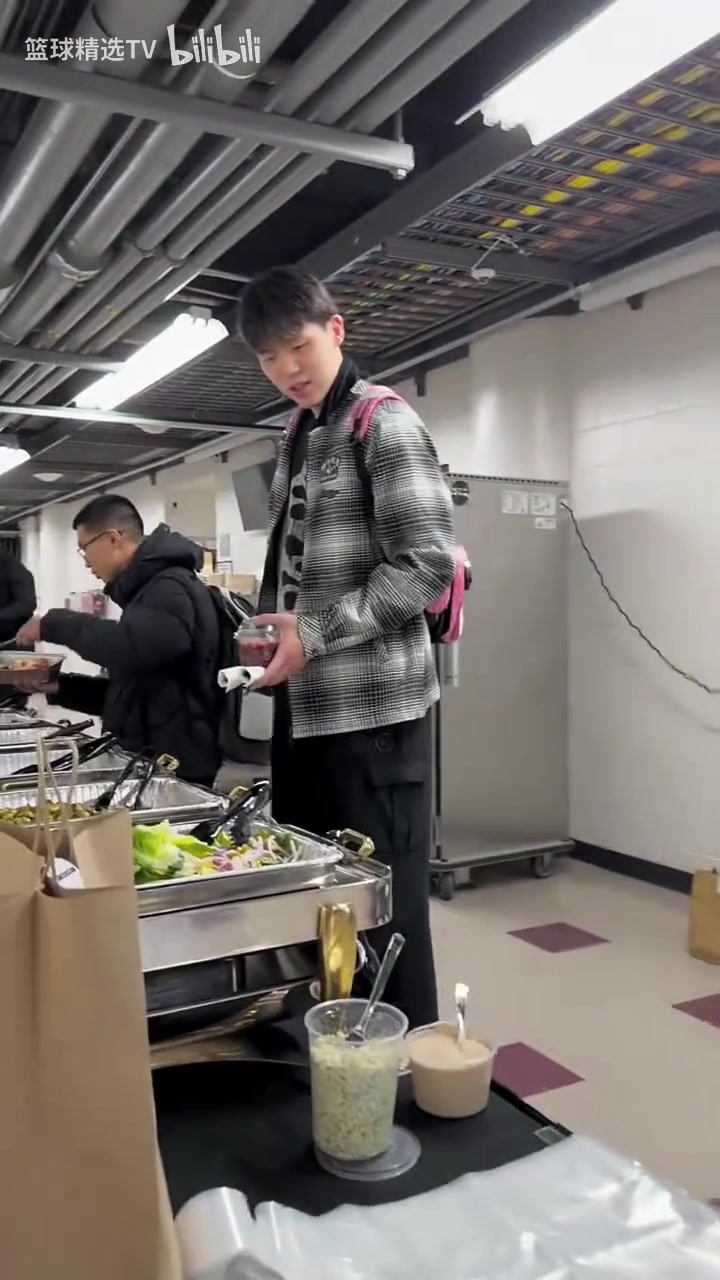 必发-杨瀚森赛后都吃什么？来看看开拓者&amp;湖人&amp;掘金三队的赛后餐